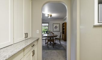 833 Cobblestone Ct, Ashland, OR 97520
