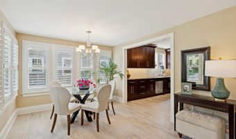 215 W Fremont St, Arlington Heights, IL 60004