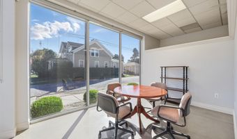 218 S Main St, Almont, MI 48003