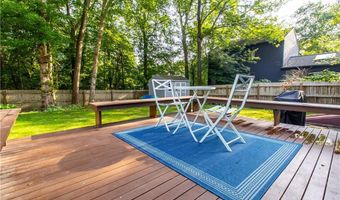 3 Onondega Rd, Narragansett, RI 02882