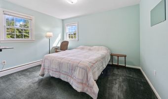 622 Wiese Rd, Cheshire, CT 06410