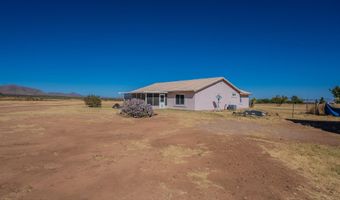 1176 W Trigger Ln, Cochise, AZ 85606