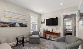 13 Atlantic St, Newport, RI 02840