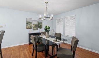 1872 Ridgeview Circle Dr, Ballwin, MO 63021