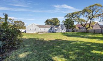 677 W West Main St, Barnstable, MA 02630