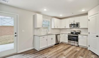 606 Rodeo Dr, Auburn, GA 30011