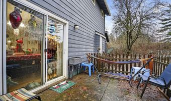 10535 SW CRESTWOOD Dr, Beaverton, OR 97008