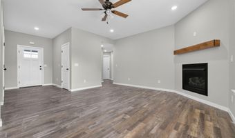 421 Beavertail Rd, Ash Grove, MO 65604