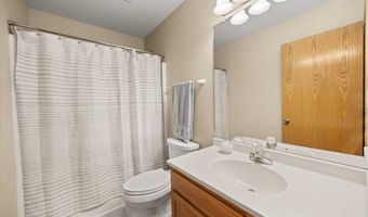 824 Tennyson Ave, Ames, IA 50014