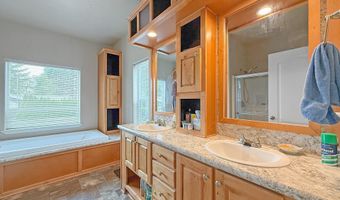 631 HASSETT St, Brookings, OR 97415