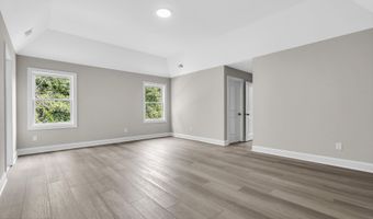 70 Seurat St, Barnegat, NJ 08005