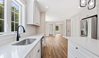 17 Coopers Trl, Arundel, ME 04046