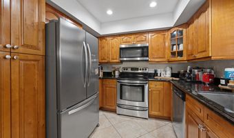 404 Pine Tree Ct 6, Atlantis, FL 33462