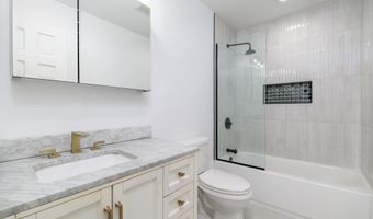 3 Henso Dr, Danbury, CT 06811