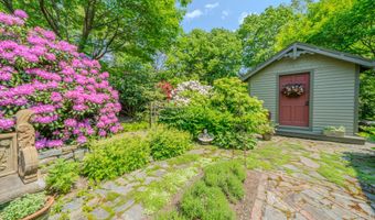 48 Old Searsport Ave, Belfast, ME 04915