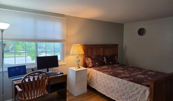 1719 W Lexington Dr, Arlington Heights, IL 60004
