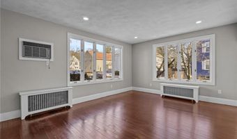 55 Walnut St, Johnston, RI 02919