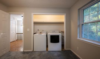 1690 Fairway Dr, Batesville, AR 72501