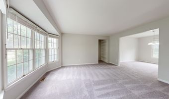 2425 Foxway Dr, Ann Arbor, MI 48105
