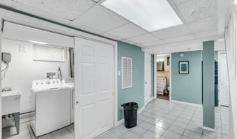 62 Netherwood Dr, Albertson, NY 11507
