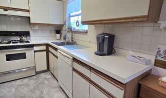 16 Cottonwood Dr, Barnegat, NJ 08005