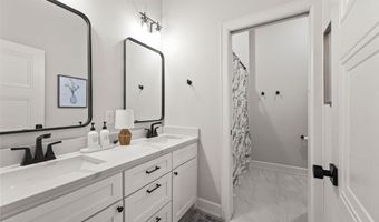 4 Moreton Ln, Bella Vista, AR 72714