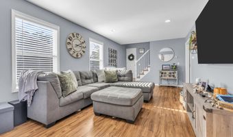 808 Beach Ave, Beachwood, NJ 08722