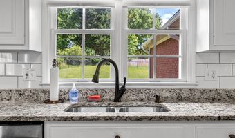 121 Lewis Burnett Dr, Boiling Springs, SC 29316
