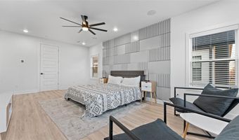1145 NE Monroe St, Bentonville, AR 72712