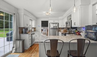 15 Blueberry Ln, Burlington, CT 06013