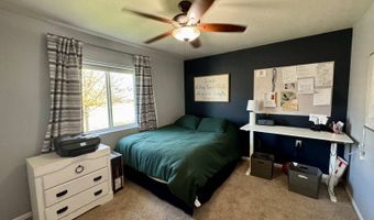 1008 S 10th Ave, Britton, SD 57430