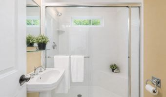 5601 VERNON Pl, Bethesda, MD 20817