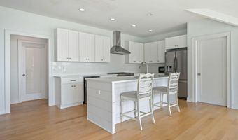 50 Beach View Dr, Stamford, CT 06902