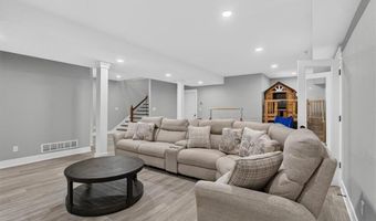 803 NE Lakota Dr, Adrian, MO 64720