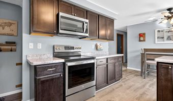 1025 W ROBERTS Ave, Appleton, WI 54914