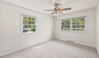 25 MEADOW GLEN Dr, Dover, DE 19901