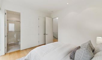 7405 HELMSDALE Rd, Bethesda, MD 20817