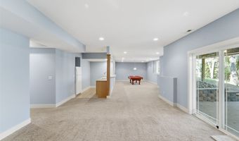 820 Greenwood Hills Dr, Adel, IA 50003