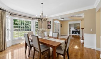 22 Elizabeth Way, Bedford, NH 03110