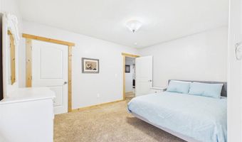 53 E 3rd St N, Cowley, WY 82420
