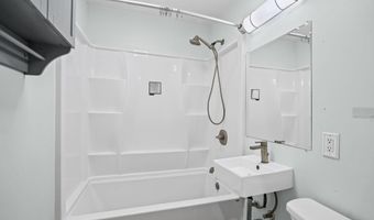 8 Mayhall St, Albany, NY 12205