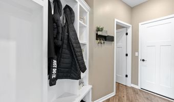 2016 Fairway Dr, Auburn, IN 46706