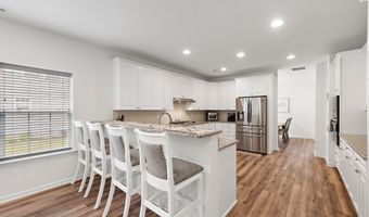21 AURORA Cir, Barnegat, NJ 08005