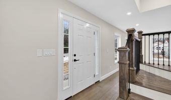 335 Raymond Rd, Chester, NH 03036