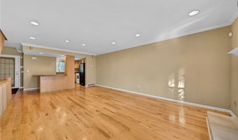 24 Sugar Berry Ln, Amherst, NY 14221