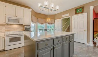 8900 Hinkson Rd, Benton, AR 72019