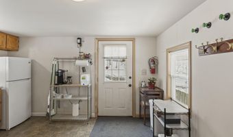 3 Cross St, Augusta, ME 04330