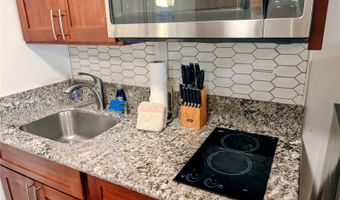 2425 Kuhio Ave 405, Honolulu, HI 96815