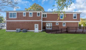 575 Clinton Ave, Belford, NJ 07718