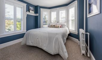 11 Roberts Ave, Bar Harbor, ME 04609